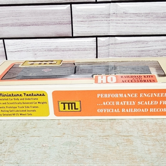 Green Boxcar Toy - Picture 3 of 5